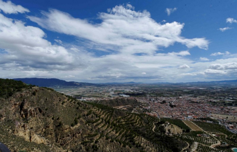 Mirador de la Muela viewing point and Pino Gordo in Sierra Espuña