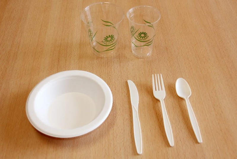 <span style='color:#780948'>ARCHIVED</span> - Alhama Town Hall introduces environmentally friendly cups and cutlery at the Feria