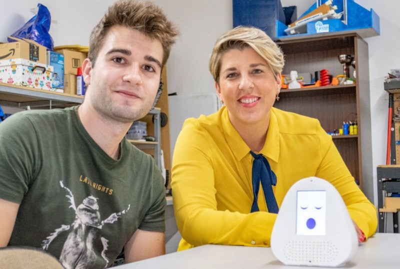 <span style='color:#780948'>ARCHIVED</span> - Cartagena UPCT student develops interactive robot to keep elderly people company