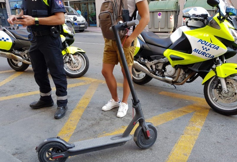 <span style='color:#780948'>ARCHIVED</span> - Electric scooters to be banned from pavements in Spain