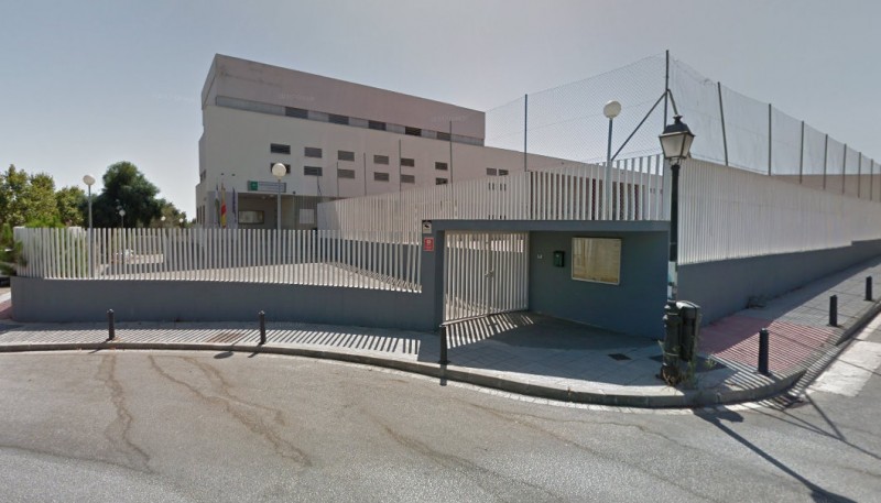 <span style='color:#780948'>ARCHIVED</span> - Drugs found in the schoolbags of 13-year-olds during sniffer dog demonstration at Marbella school