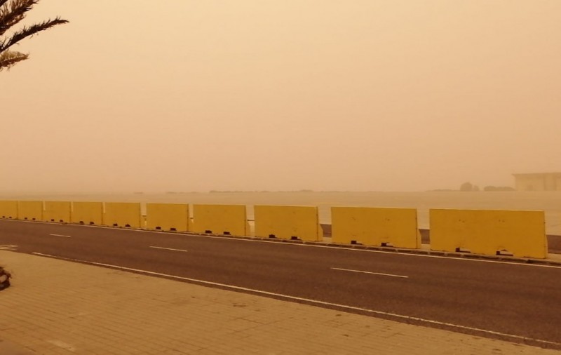 <span style='color:#780948'>ARCHIVED</span> - Canary Islands cut off by severe Saharan dust storm
