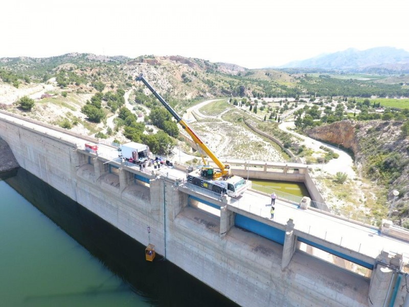 <span style='color:#780948'>ARCHIVED</span> - CHS works to repair the Santomera dam following the Gota Fria last year