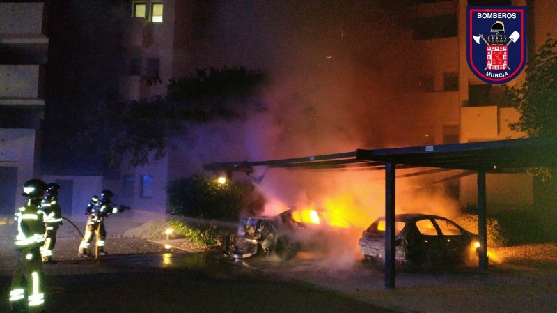 <span style='color:#780948'>ARCHIVED</span> - Car fire on Corvera golf resort at 3am in the morning