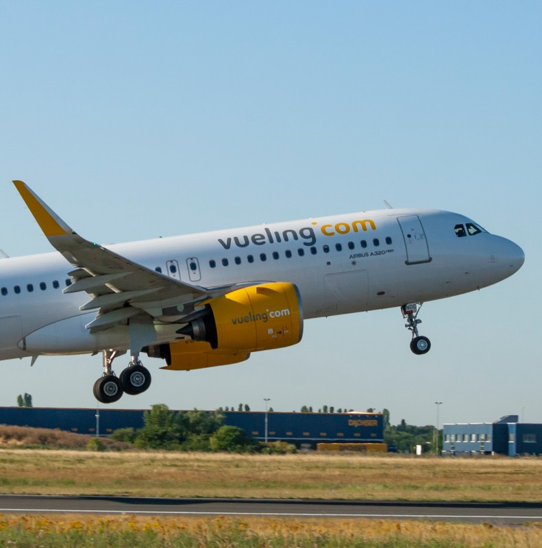 <span style='color:#780948'>ARCHIVED</span> - Vueling to operate flights from Corvera airport to Barcelona, Bilbao and Santander starting June 18