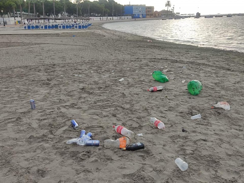 <span style='color:#780948'>ARCHIVED</span> - Frustration from Los Alcazares police over disgusting litter on the beaches