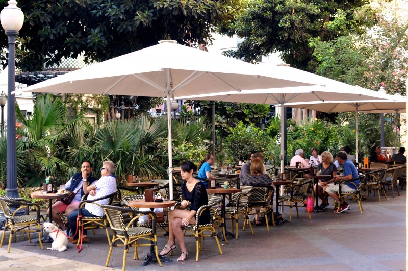 Plaza El Portal de Elche in Alicante City