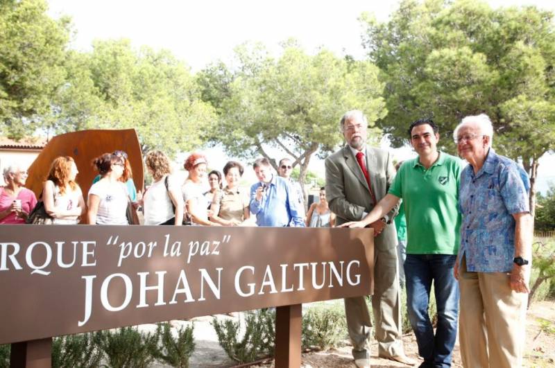 Alfas Norwegian legend Johan Galtung dies aged 93