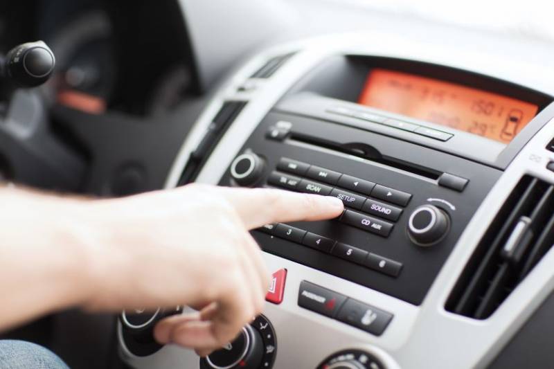 Where to listen to radio in English in southeast Spain