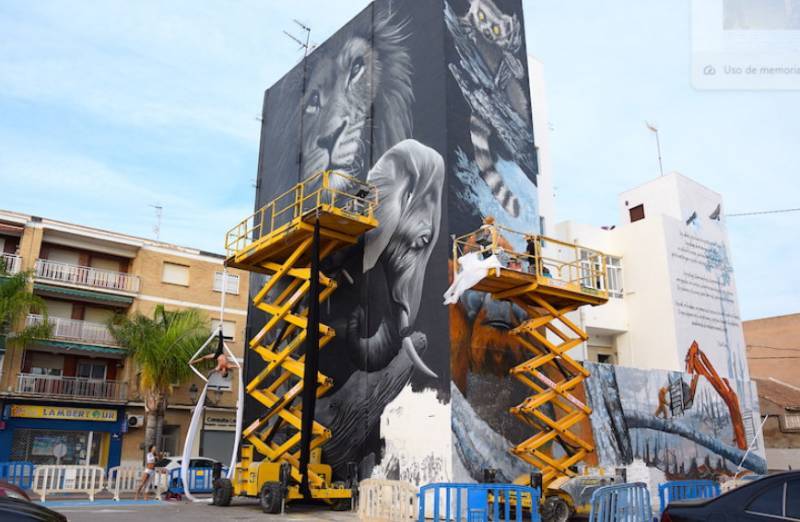 February 28 Free guided cycling tour of open-air urban art in Los Alcazares