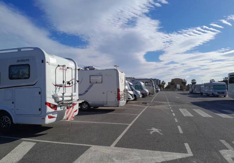 Almería vows to tighten motorhome rules, but new bylaw proposal is a damp squib
