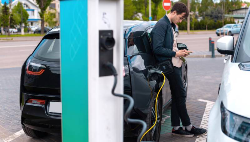 Where to find electric car charging points in Spain using this live map