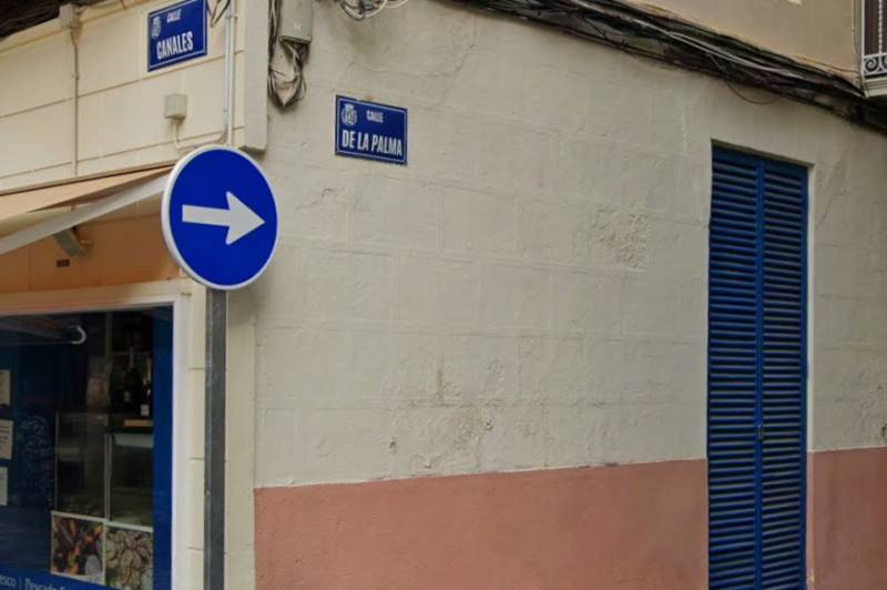 Cartagena's street signs are getting a fresh new look
